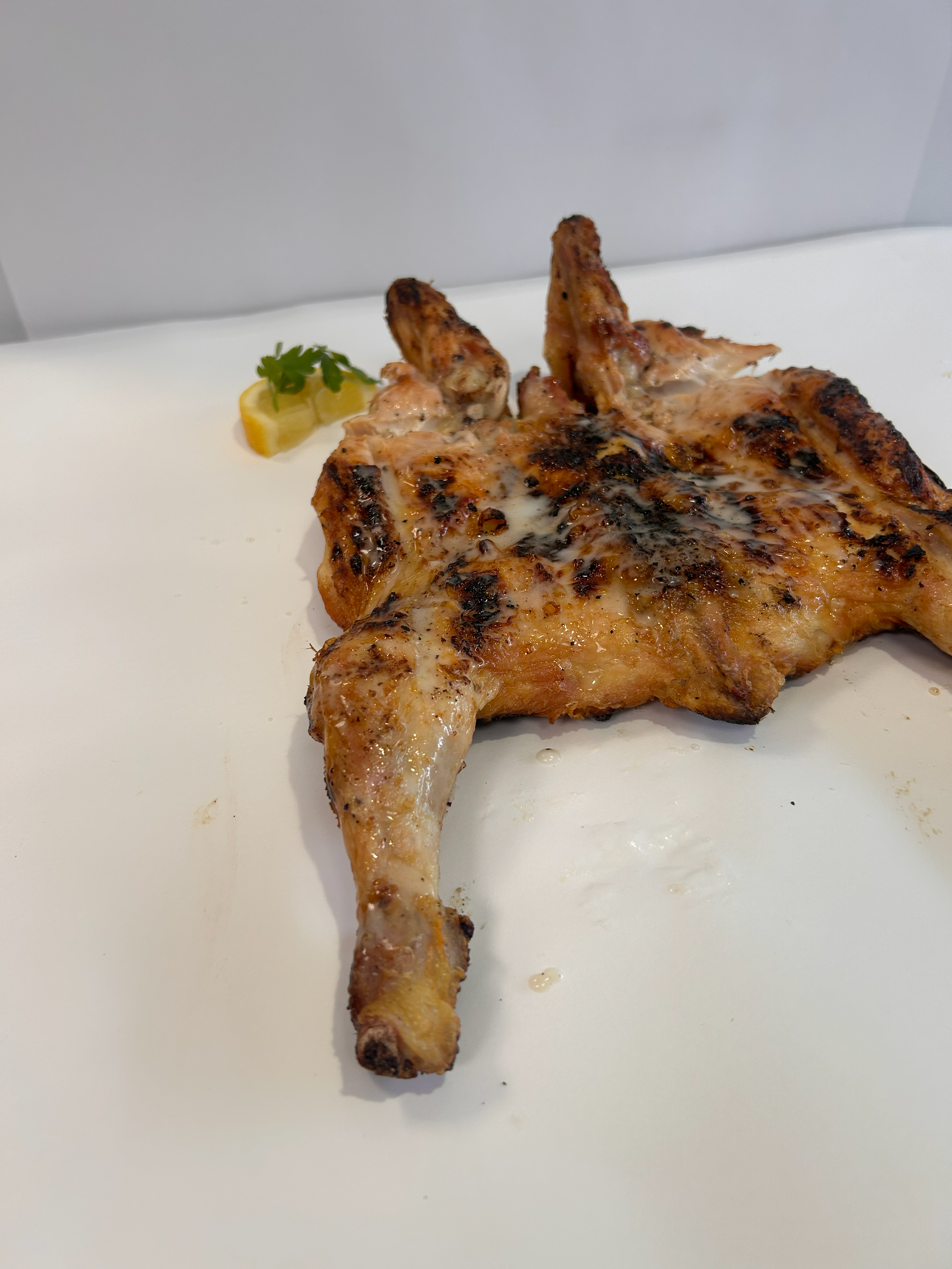 Poulet grillé entier
